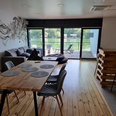Gostinjska kuća Swan 4*